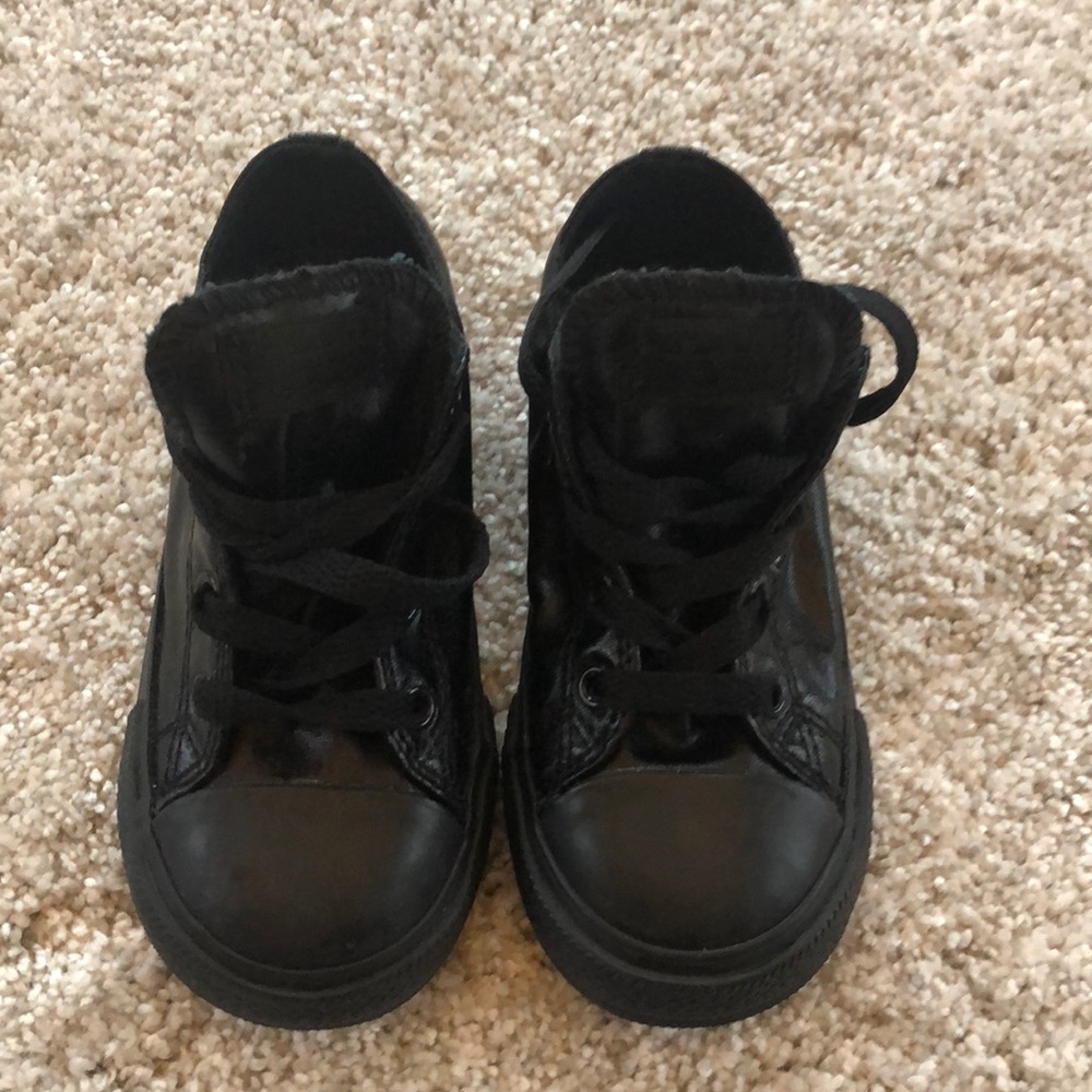 Sateen black converse low tops